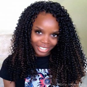Protesis capilar  con cabello rizado, consejos de uso.