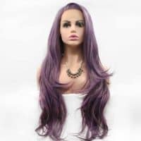 peluca de mujer con purpura