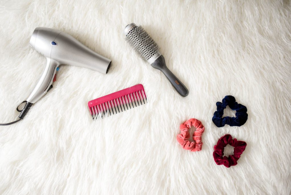 malos hábitos de cuidado del cabello uso del secador