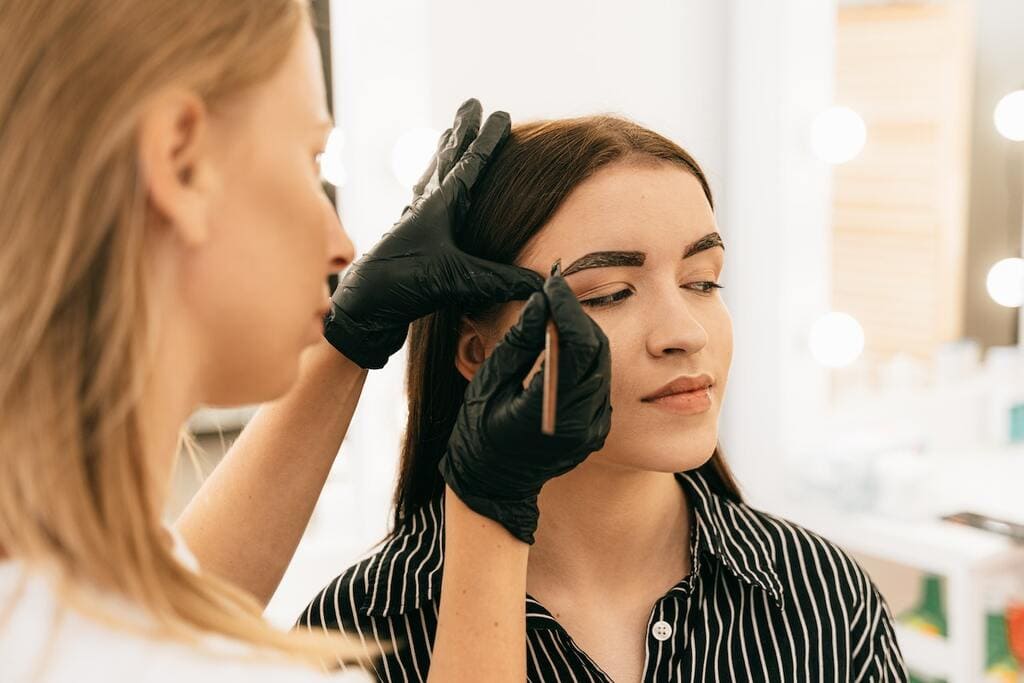 Maquillaje para cejas alopecia universal, alopecia areata o tratamientos oncológicos