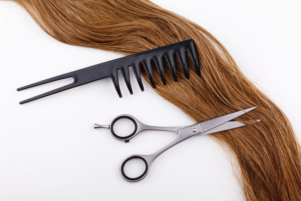 Cómo cortar el front lace de una peluca