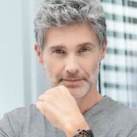 Prótesis capilar total masculina