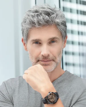 Prótesis capilar total masculina