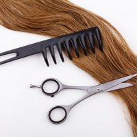 Cómo cortar el front lace de una peluca